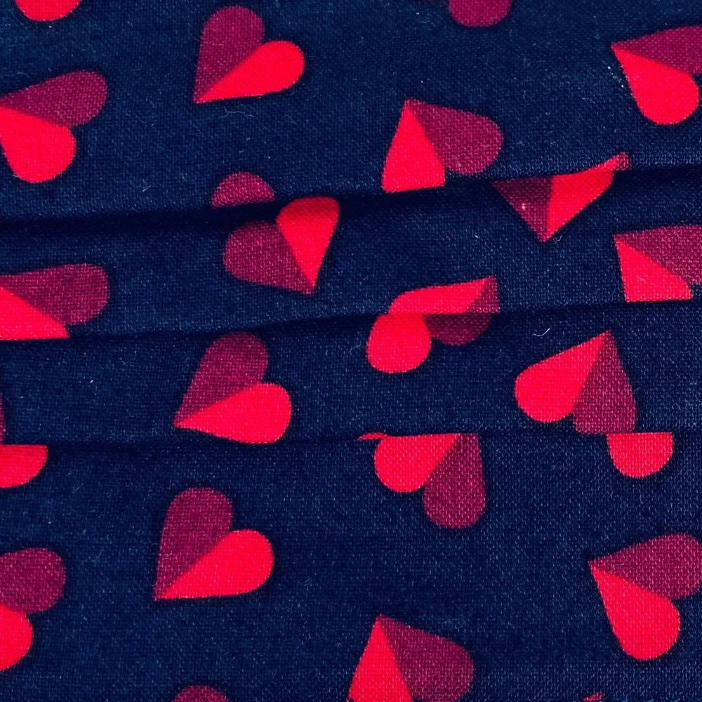 Vera Bradley 2 Sweet Hearts Pleated Face Mask, Red